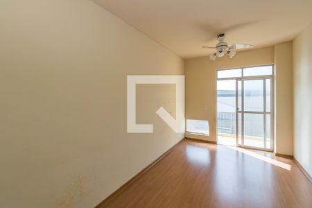 Sala de apartamento para alugar com 2 quartos, 160m² em Ramos, Rio de Janeiro