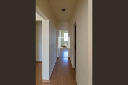 Corredor de apartamento para alugar com 2 quartos, 160m² em Ramos, Rio de Janeiro