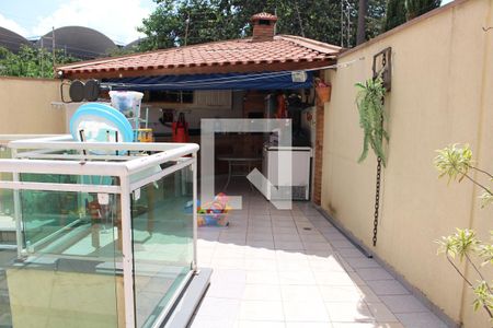 Casa à venda com 120m², 2 quartos e 3 vagasQuintal