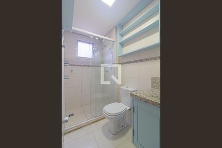 Banheiro de kitnet/studio para alugar com 1 quarto, 30m² em Mercês, Curitiba