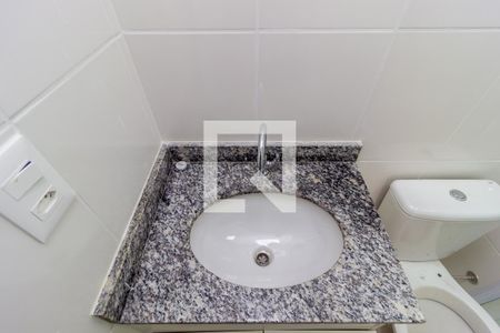 Apartamento para alugar com 50m², 2 quartos e 1 vagaDetalhe Banheiro - Social