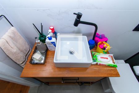 Casa à venda com 187m², 3 quartos e 2 vagasBanheiro