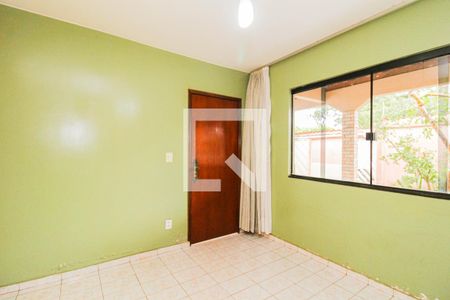 Sala de Estar de casa para alugar com 3 quartos, 320m² em Sobradinho, Brasília