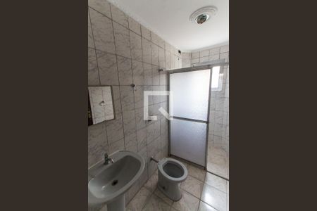 Banheiro de apartamento para alugar com 1 quarto, 50m² em Vila Medeiros, São Paulo