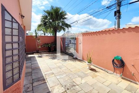 Casa à venda com 256m², 4 quartos e 3 vagasQuintal