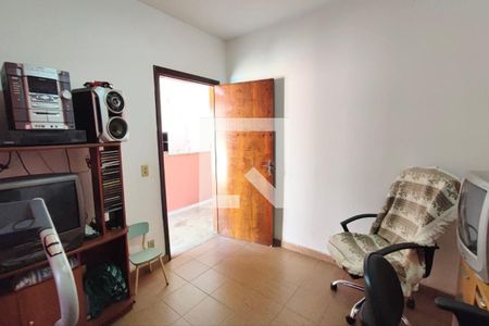 Casa à venda com 256m², 4 quartos e 3 vagasQuarto 4 - fundos