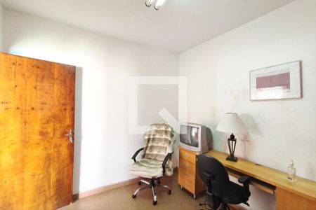 Casa à venda com 256m², 4 quartos e 3 vagasQuarto 4 - fundos