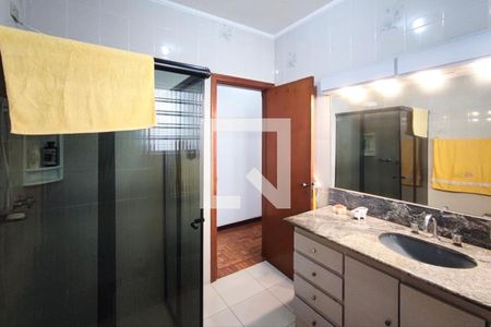 Casa à venda com 256m², 4 quartos e 3 vagasBanheiro suíte