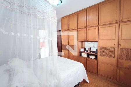 Casa à venda com 256m², 4 quartos e 3 vagasQuarto suíte