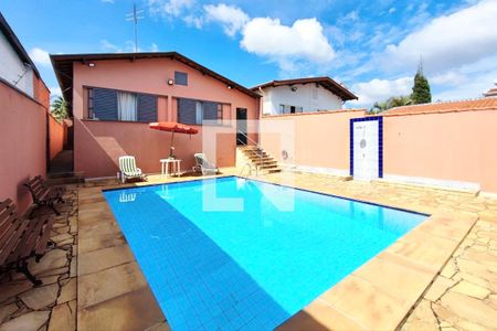 Casa à venda com 256m², 4 quartos e 3 vagasPiscina