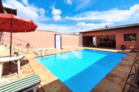 Casa à venda com 256m², 4 quartos e 3 vagasPiscina