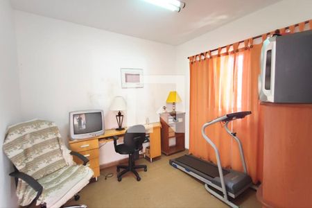 Casa à venda com 256m², 4 quartos e 3 vagasQuarto 4 - fundos