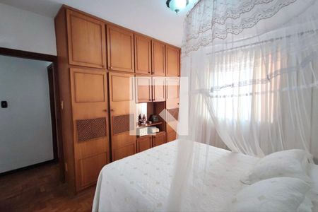 Casa à venda com 256m², 4 quartos e 3 vagasQuarto suíte