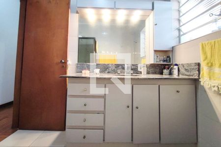 Casa à venda com 256m², 4 quartos e 3 vagasBanheiro suíte