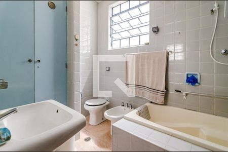 Banheiro de casa à venda com 3 quartos, 300m² em Sumaré, São Paulo
