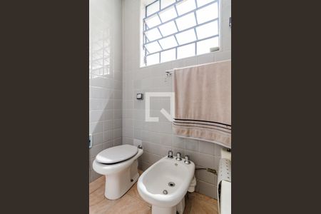 Banheiro de casa para alugar com 3 quartos, 300m² em Sumaré, São Paulo
