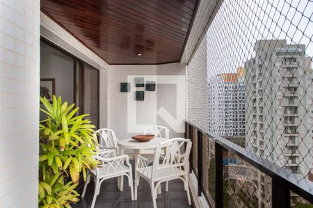 Apartamento para alugar com 110m², 3 quartos e 2 vagasSuíte - saída Varanda