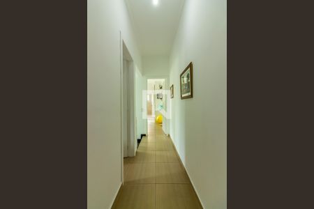 Casa à venda com 220m², 3 quartos e 4 vagas Casa à venda com 220m², 3 quartos e 4 vagasCorredor