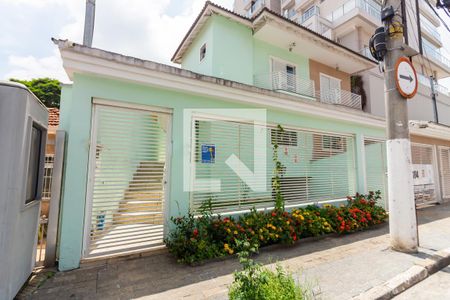 Casa à venda com 220m², 3 quartos e 4 vagas Casa à venda com 220m², 3 quartos e 4 vagasFachada