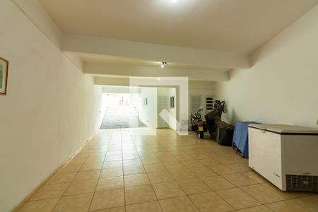 Casa à venda com 220m², 3 quartos e 4 vagas Casa à venda com 220m², 3 quartos e 4 vagasSalão de Festas