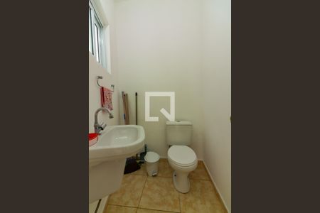 Casa à venda com 220m², 3 quartos e 4 vagas Casa à venda com 220m², 3 quartos e 4 vagasBanheiro de Serviço