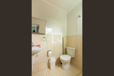 Casa à venda com 220m², 3 quartos e 4 vagas Casa à venda com 220m², 3 quartos e 4 vagasBanheiro da Suíte 2