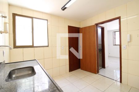 Cozinha de casa de condomínio para alugar com 2 quartos, 70m² em Jacarepaguá, Rio de Janeiro