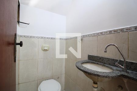 Lavabo de casa de condomínio para alugar com 2 quartos, 70m² em Jacarepaguá, Rio de Janeiro
