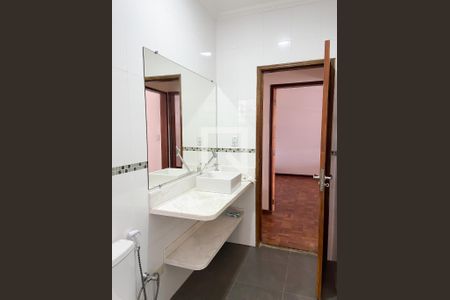 Casa para alugar com 260m², 3 quartos e 3 vagasBanheiro 2