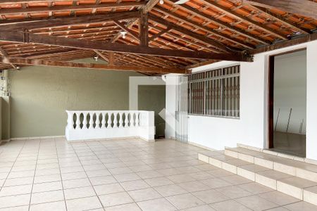 Varanda de casa para alugar com 3 quartos, 260m² em Jardim Munhoz Junior, Osasco