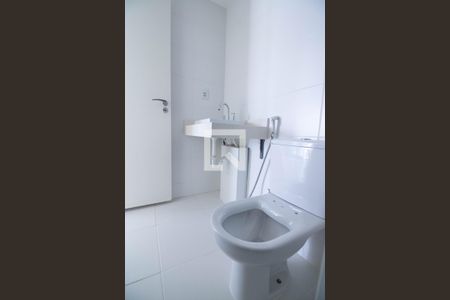 Apartamento à venda com 85m², 2 quartos e 1 vaga Apartamento à venda com 85m², 2 quartos e 1 vagaBanheiro Suíte 1