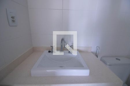 Apartamento à venda com 85m², 2 quartos e 1 vaga Apartamento à venda com 85m², 2 quartos e 1 vagaBanheiro Suíte 1