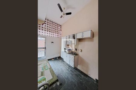 Casa à venda com 140m², 2 quartos e 1 vagaÁrea de Serviço