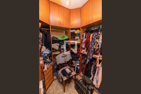 Casa à venda com 400m², 4 quartos e 3 vagasSuite Master Closet