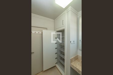 Apartamento à venda com 90m², 3 quartos e sem vaga Apartamento à venda com 90m², 3 quartos e sem vagaBanheiro Corredor