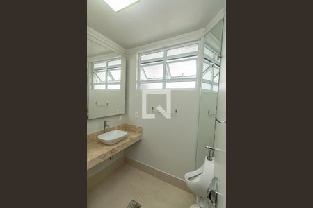 Apartamento à venda com 90m², 3 quartos e sem vaga Apartamento à venda com 90m², 3 quartos e sem vagaBanheiro Corredor