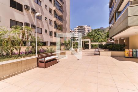Apartamento à venda com 90m², 3 quartos e 2 vagas Apartamento à venda com 90m², 3 quartos e 2 vagasÁrea Comum