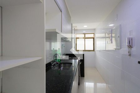 Apartamento à venda com 90m², 3 quartos e 2 vagas Apartamento à venda com 90m², 3 quartos e 2 vagasCozinha e Área de Serviço