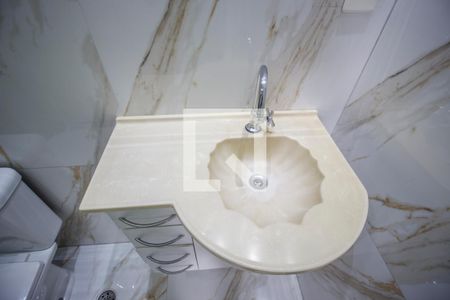 Apartamento para alugar com 55m², 2 quartos e 1 vagaDetalhe do banheiro