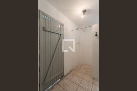 Banheiro de apartamento para alugar com 1 quarto, 36m² em Vila Ipiranga, Porto Alegre