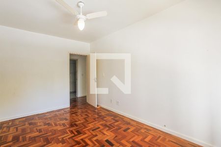 Quarto de apartamento para alugar com 1 quarto, 51m² em Passo da Areia, Porto Alegre