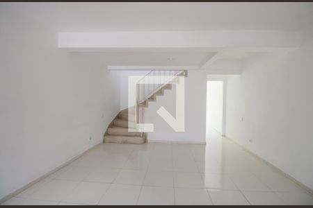 Sala de casa para alugar com 2 quartos, 130m² em Vila da Saúde, São Paulo