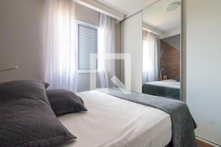 Quarto 1 de apartamento para alugar com 2 quartos, 45m² em Vila Carmosina, São Paulo