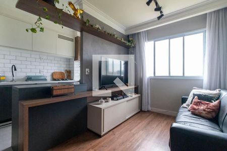 Sala de apartamento para alugar com 2 quartos, 45m² em Vila Carmosina, São Paulo