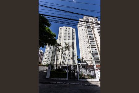 Apartamento para alugar com 96m², 3 quartos e 1 vaga Apartamento para alugar com 96m², 3 quartos e 1 vagaFachada