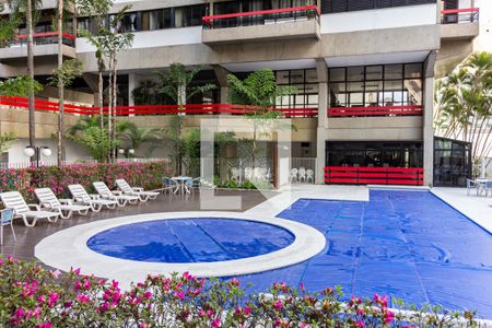 Apartamento à venda com 124m², 3 quartos e 2 vagasPiscina