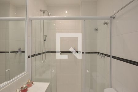 Casa de condomínio à venda com 247m², 4 quartos e 4 vagas Casa de condomínio à venda com 247m², 4 quartos e 4 vagasBanheiro 3