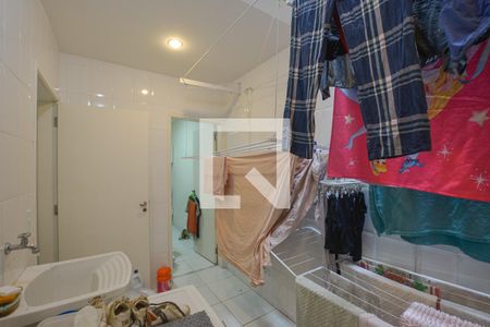 Casa de condomínio à venda com 247m², 4 quartos e 4 vagas Casa de condomínio à venda com 247m², 4 quartos e 4 vagasÁrea de Serviço