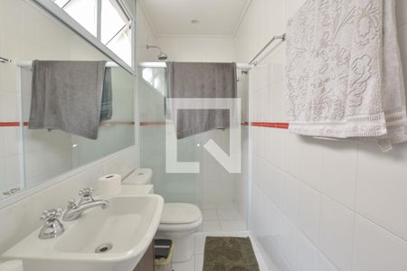 Casa de condomínio à venda com 247m², 4 quartos e 4 vagas Casa de condomínio à venda com 247m², 4 quartos e 4 vagasBanheiro da Suíte 1