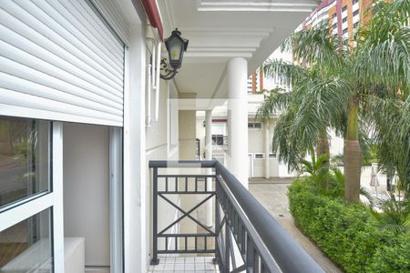 Casa de condomínio à venda com 247m², 4 quartos e 4 vagas Casa de condomínio à venda com 247m², 4 quartos e 4 vagasSacada da suíte 2